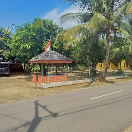 Aa Bungsu Syariah Balekambang Ciletuh Sukabumi Redpartner Hotell Cilowa Exteriör bild